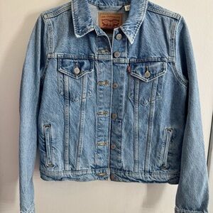 Levi's Light Blue Denim Trucker Jacket Size M